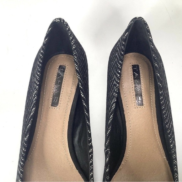NIB Tahari Gia Black White Chevron Shoes Pumps 6.5M Textile Pointy Toe heel - Picture 3 of 8